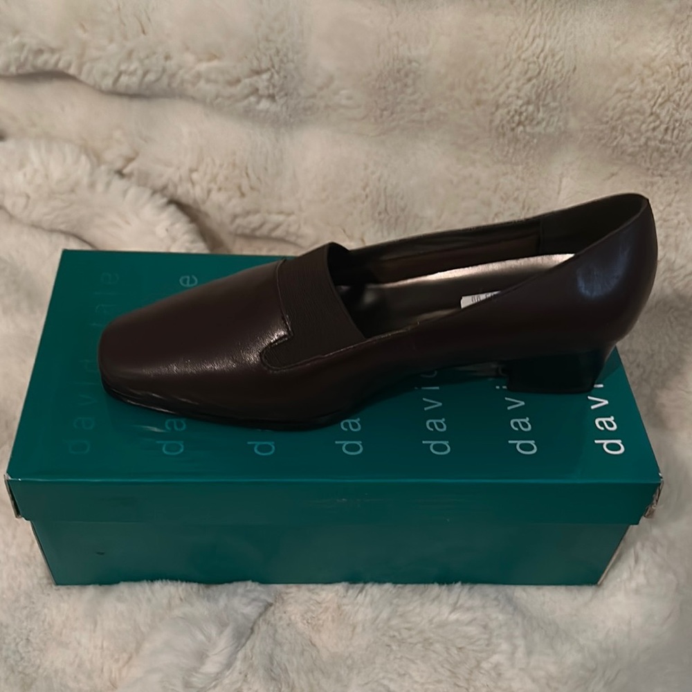 David Tate Brown Leather Flats Sleek Minimalist Design